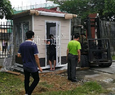廣東肇慶幼兒園定制1個(gè)2×2米的金屬雕花板門(mén)衛(wèi)亭保安室